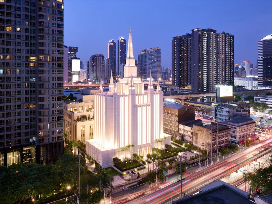 Bangkok-Thailand-Temple.png
